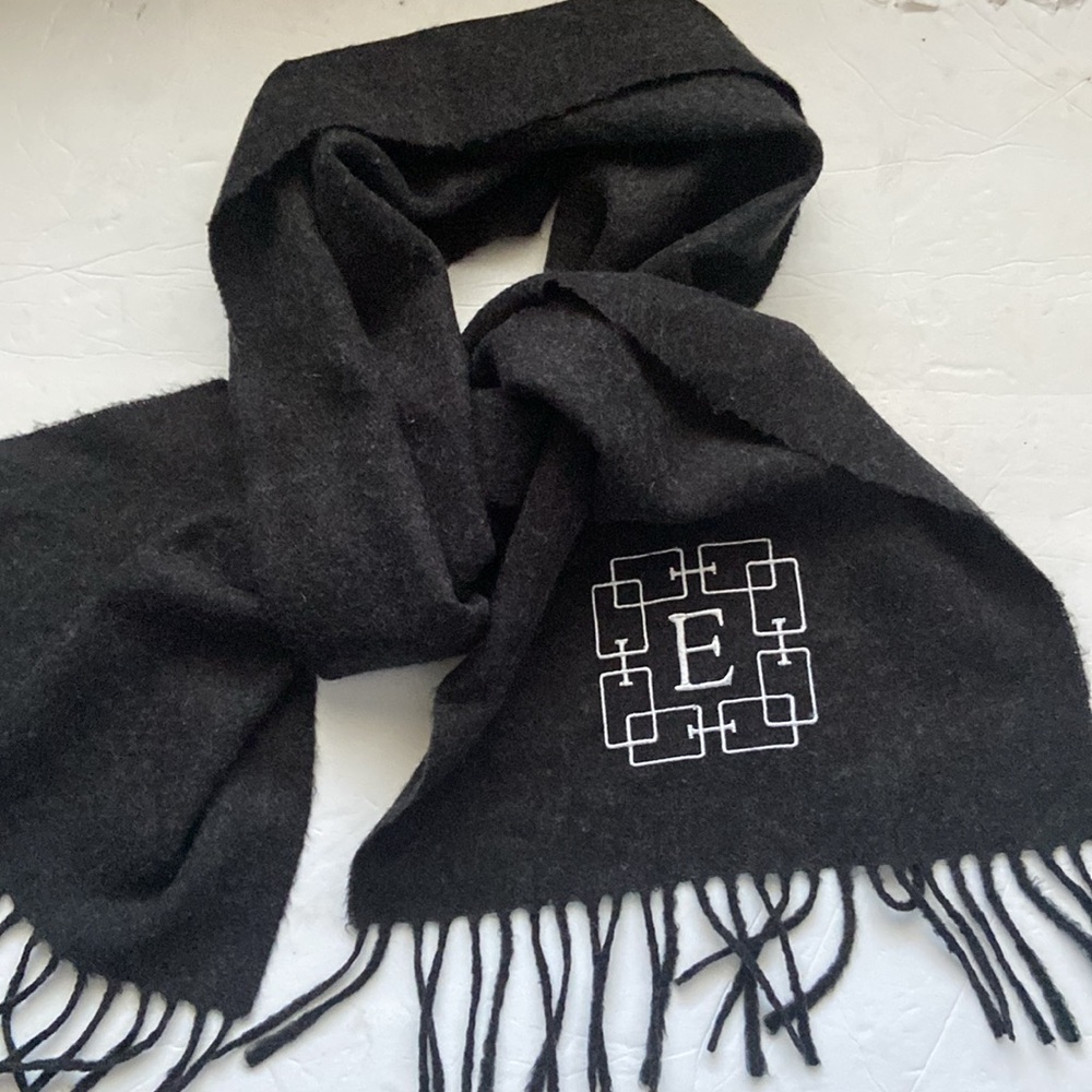 100% cashmere fringed charcoal gray scarf made in Germany